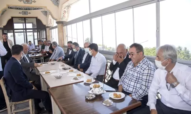 Ahlat'ta bayramlaşma töreni