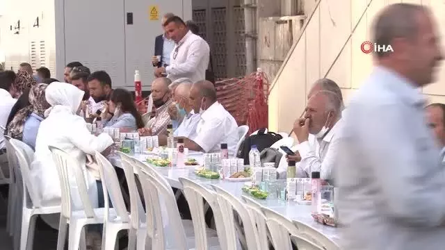 AK Parti Ankara İl Başkanlığınca bayramlaşma programı düzenlendi AK Parti Ankara İl Başkanlığınca bayramlaşma programı düzenlendi