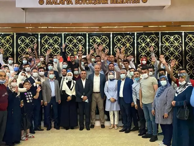 AK Parti'de bayramlaşma töreni