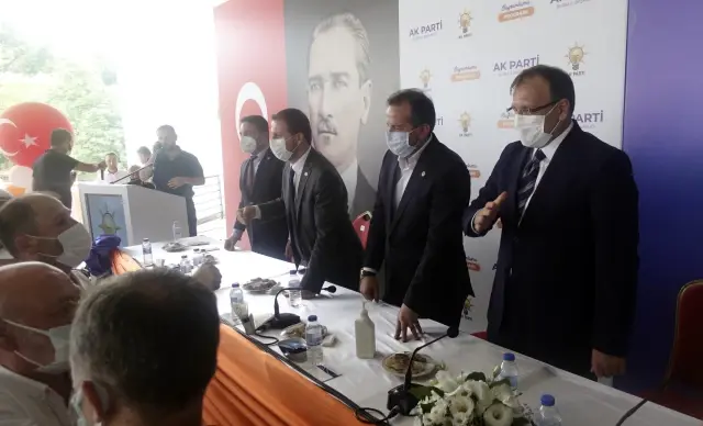 AK Parti Genel Başkan Yardımcısı Efkan Ala, partisinin bayramlaşma töreninde konuştu