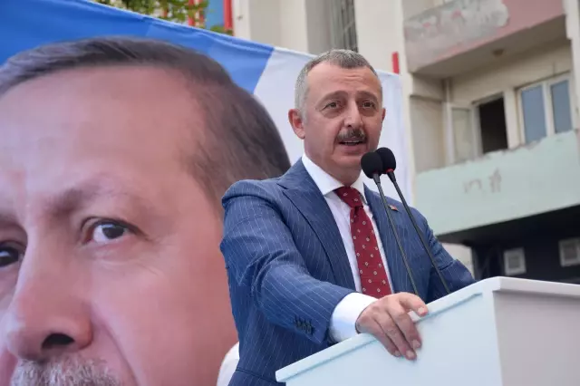 AK Parti MKYK Üyesi Zeybek, partisinin bayramlaşma programında konuştu