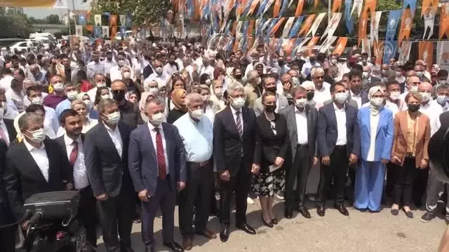 AK Parti MKYK Üyesi Zeybek, partisinin bayramlaşma programında konuştu AK Parti MKYK Üyesi Zeybek, partisinin bayramlaşma programında konuştu