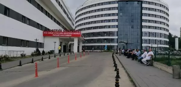 AKRABALAR ARASINDA BIÇAKLI-SOPALI KAVGA: 7 YARALI AKRABALAR ARASINDA BIÇAKLI-SOPALI KAVGA: 7 YARALI