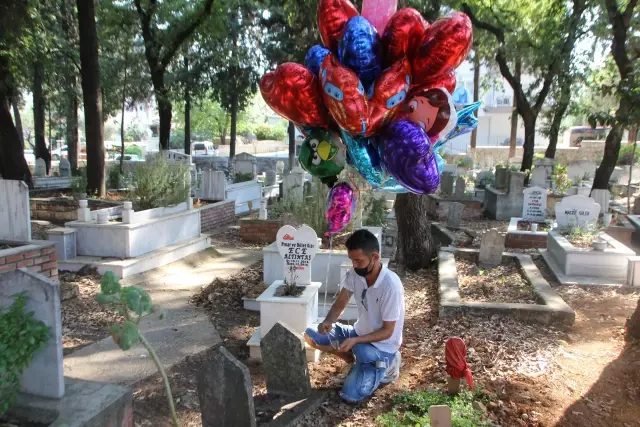 Son Dakika | Baloncunun çocuk mezarlarına balon bağlaması sosyal medyada ilgili gördü