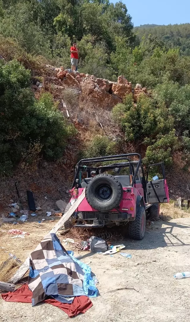 Son dakika haberi... Safari turu yapan araç şarampole devrildi: 1 kişi öldü, 9 kişi yaralandı