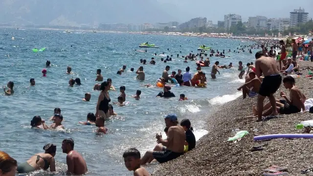 Sahillerde yerli turist yoğunluğu