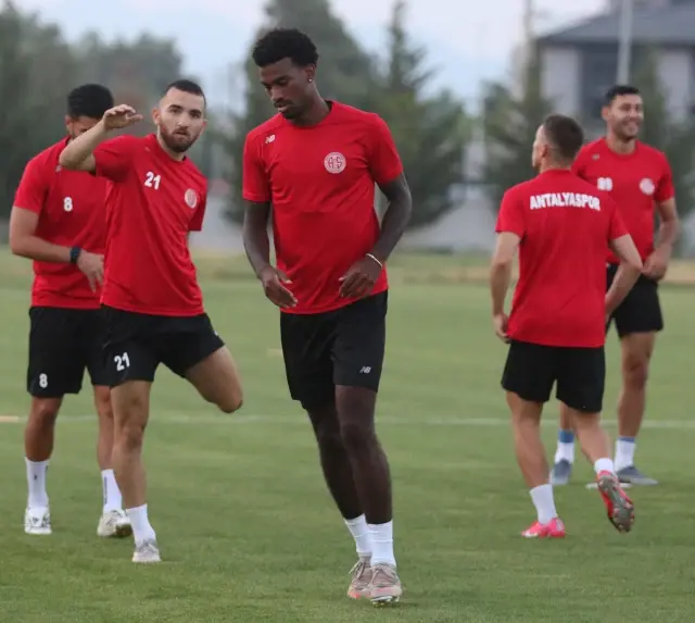 Antalyaspor, yeni sezon hazırlıklarını sürdürdü Antalyaspor, yeni sezon hazırlıklarını sürdürdü