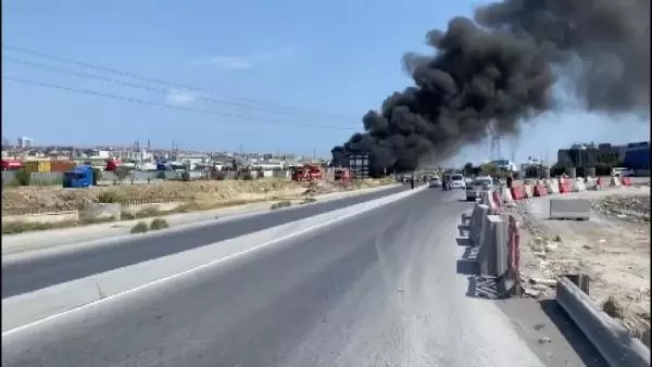 Son dakika haberi | Avcılar'da lastik deposunda yangın (1) Son dakika haberi | Avcılar'da lastik deposunda yangın (1)