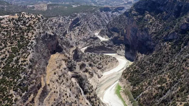 Aydın'daki Arapapıştı Kanyonundaki sular kuraklık nedeniyle çekildi