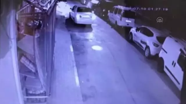 Bağcılar'daki cinayetin zanlısı yurt dışına kaçmak isterken yakalandı Bağcılar'daki cinayetin zanlısı yurt dışına kaçmak isterken yakalandı