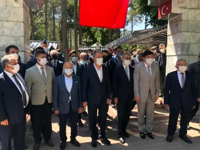 Bakan Akar Kayseri Protokolü ile şehitlik ziyaretlerine katıldı