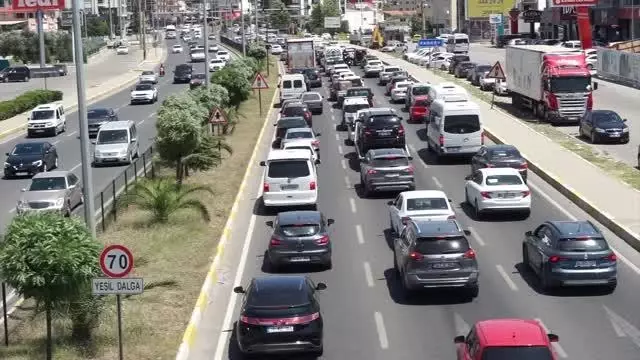 BALIKESİR - Edremit Körfezi bayramda doldu taştı