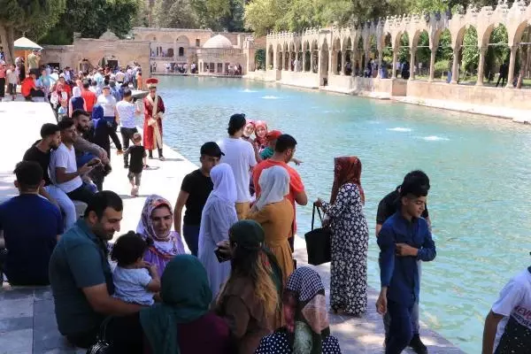 BALIKLIGÖL'E ZİYARETÇİ AKINI
