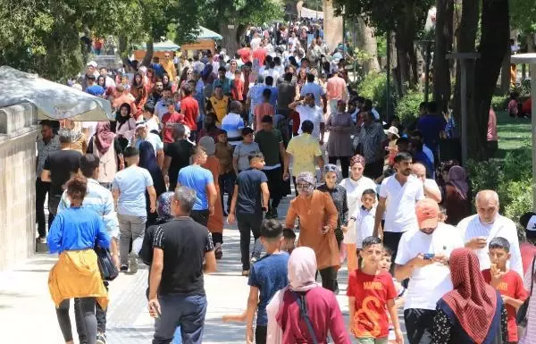 BALIKLIGÖL'E ZİYARETÇİ AKINI BALIKLIGÖL'E ZİYARETÇİ AKINI