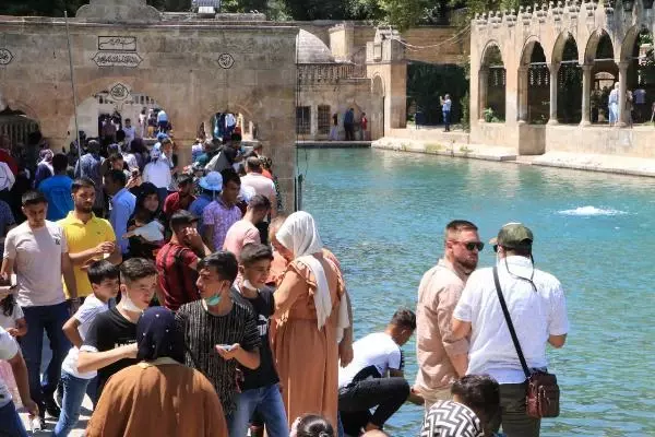 BALIKLIGÖL'E ZİYARETÇİ AKINI