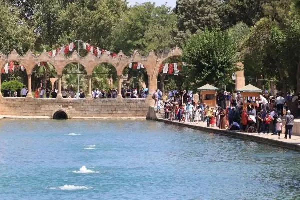 BALIKLIGÖL'E ZİYARETÇİ AKINI