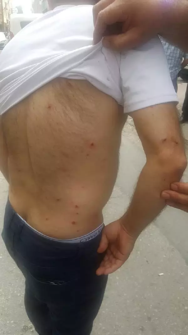 Son dakika: BALKONDAN ATEŞ AÇTI, KAHVEHANE ÖNÜNDE ÇAY İÇENİ VURDU