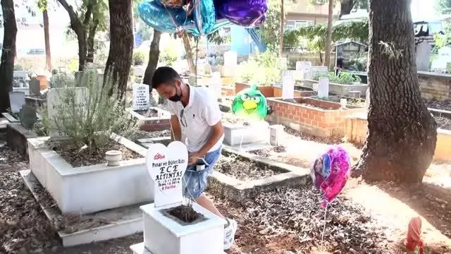 Son Dakika | Baloncunun çocuk mezarlarına balon bağlaması sosyal medyada ilgili gördü
