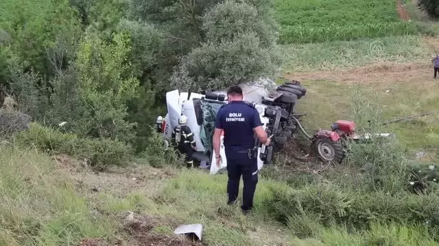 Bariyerlere çarpan LPG tankeri tarlaya yuvarlandı: 1 yaralı