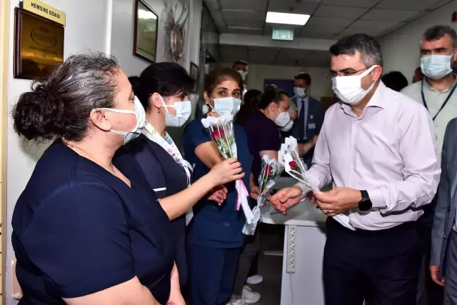 Başkan Yılmaz'dan hastane ve huzurevi bayram ziyareti Başkan Yılmaz'dan hastane ve huzurevi bayram ziyareti