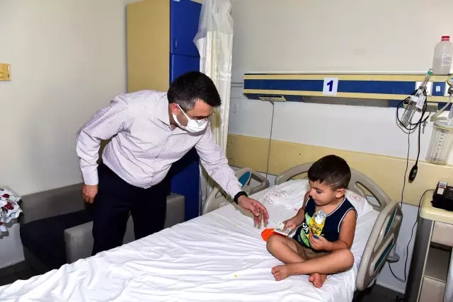 Başkan Yılmaz'dan hastane ve huzurevi bayram ziyareti
