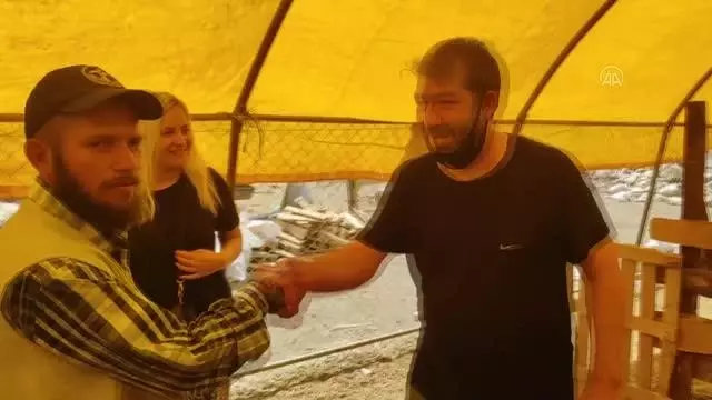 Başkentteki hayvan pazarlarında bayramın ikinci gününde de kurban satışları sürüyor