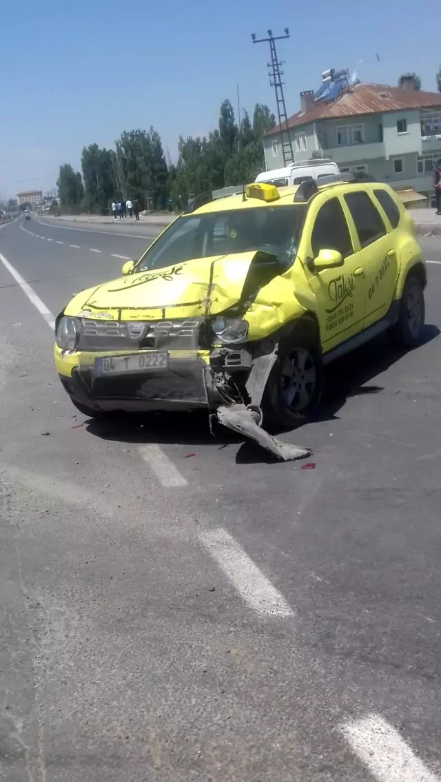 Bayram ziyareti için yola çıkan araç tırın altına girdi