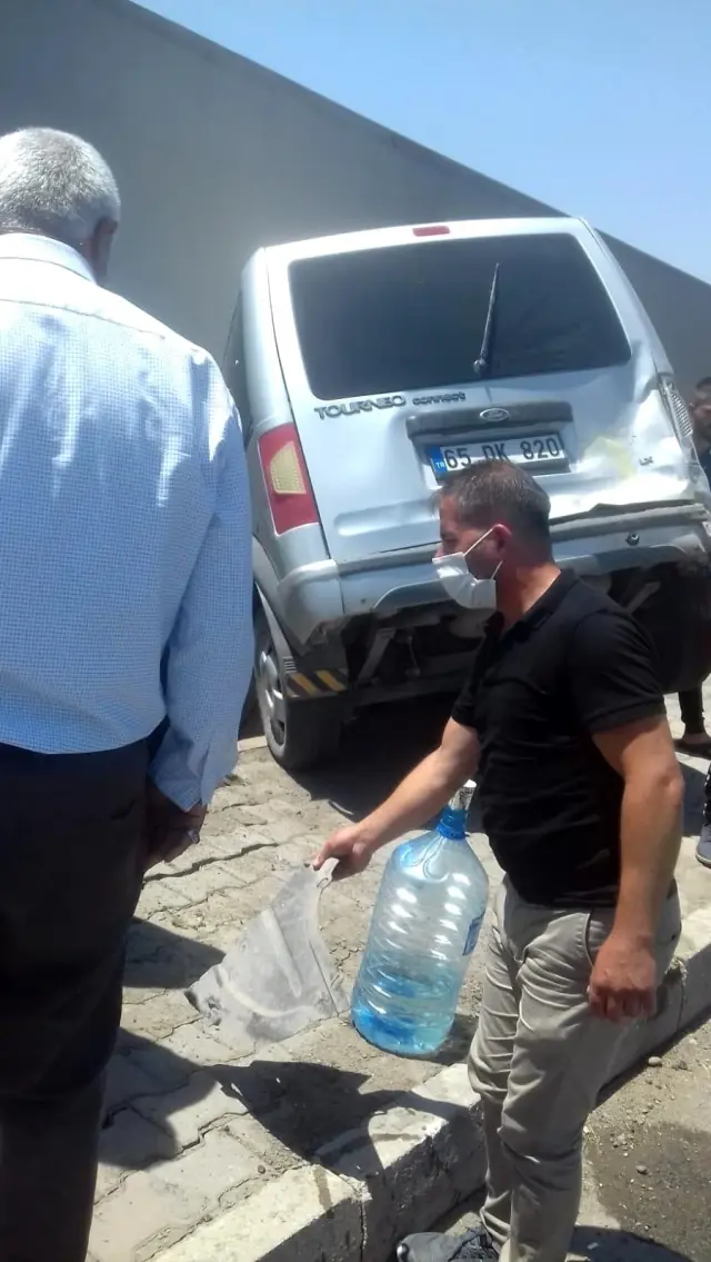 Bayram ziyareti için yola çıkan araç tırın altına girdi