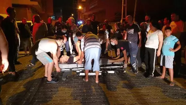ADANA-BAYRAMDA HUSUMETLİ OLDUĞU AMCASI VE KUZENİNİ AV TÜFEĞİYLE VURDU: 2 YARALI