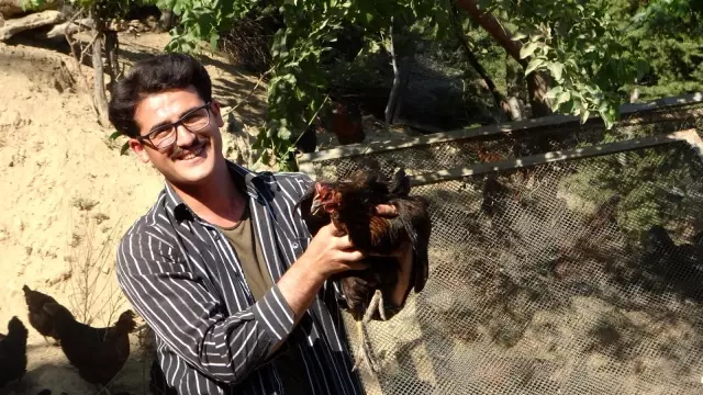 Binlerce tavuk gençlerin geleceği oldu