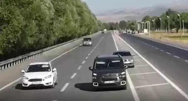 Son dakika haberleri | BİTLİS'TE, JANDARMADAN DRONE'LU BAYRAM DENETİMİ Son dakika haberleri | BİTLİS'TE, JANDARMADAN DRONE'LU BAYRAM DENETİMİ