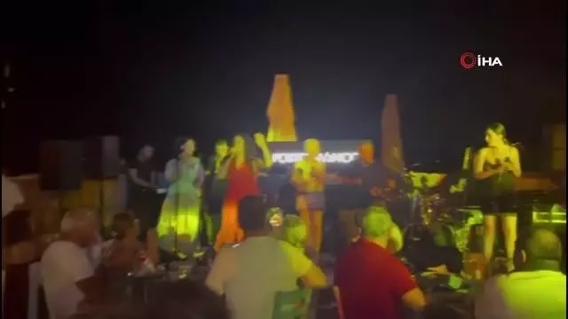 Bodrum Akyarlar'da 90'lar partisi