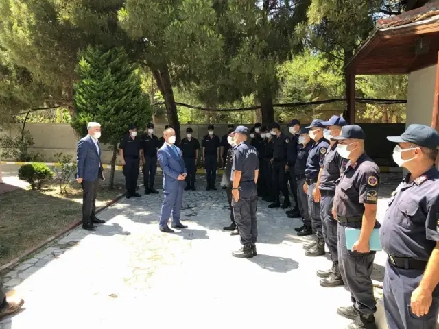 Çanakkale Valisi İlhami Aktaş'ın bayram ziyaretleri Çanakkale Valisi İlhami Aktaş'ın bayram ziyaretleri