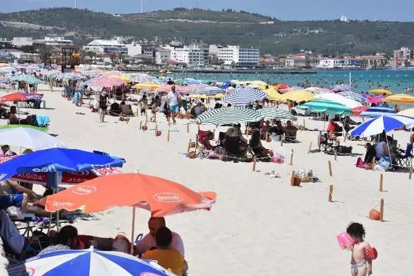 ÇEŞME BAYRAMDA DOLDU TAŞTI