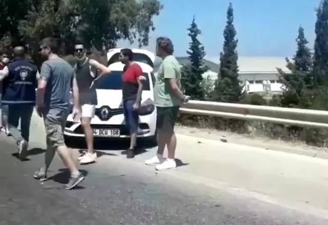Çeşme Otoyolu'ndaki zincirleme kaza kamerada