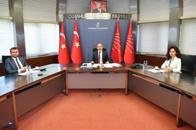 CHP'nin siyasi partilerle video konferans aracılığıyla bayramlaşması tamamlandı (2) CHP'nin siyasi partilerle video konferans aracılığıyla bayramlaşması tamamlandı (2)