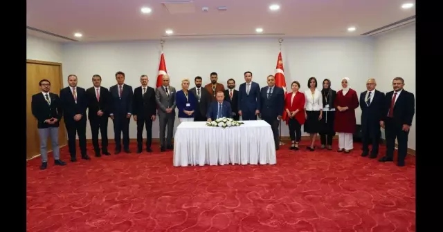 Cumhurbaşkanı Erdoğan: 'Kıbrıs Türk halkıyla dayanışmamızı da KKTC'ye olan desteğimizi de en üst düzeyde sergiledik, sergilemeye de devam edeceğiz' Cumhurbaşkanı Erdoğan: 'Kıbrıs Türk halkıyla dayanışmamızı da KKTC'ye olan desteğimizi de en üst düzeyde sergiledik, sergilemeye de devam edeceğiz'