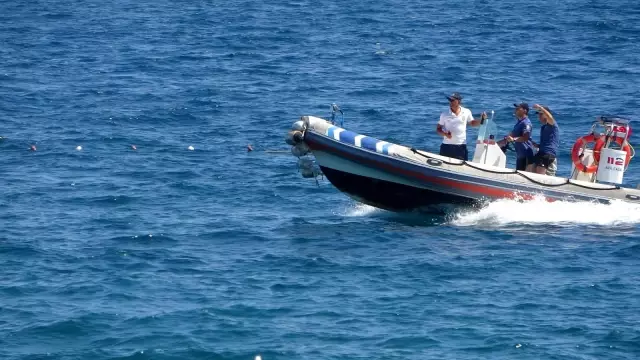 Denizde fenalık geçiren genç kadın hastaneye kaldırıldı