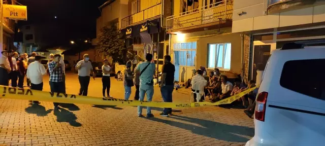 Psikolojik tedavi gördüğü ileri sürülen kişi, annesini bıçakla öldürdü