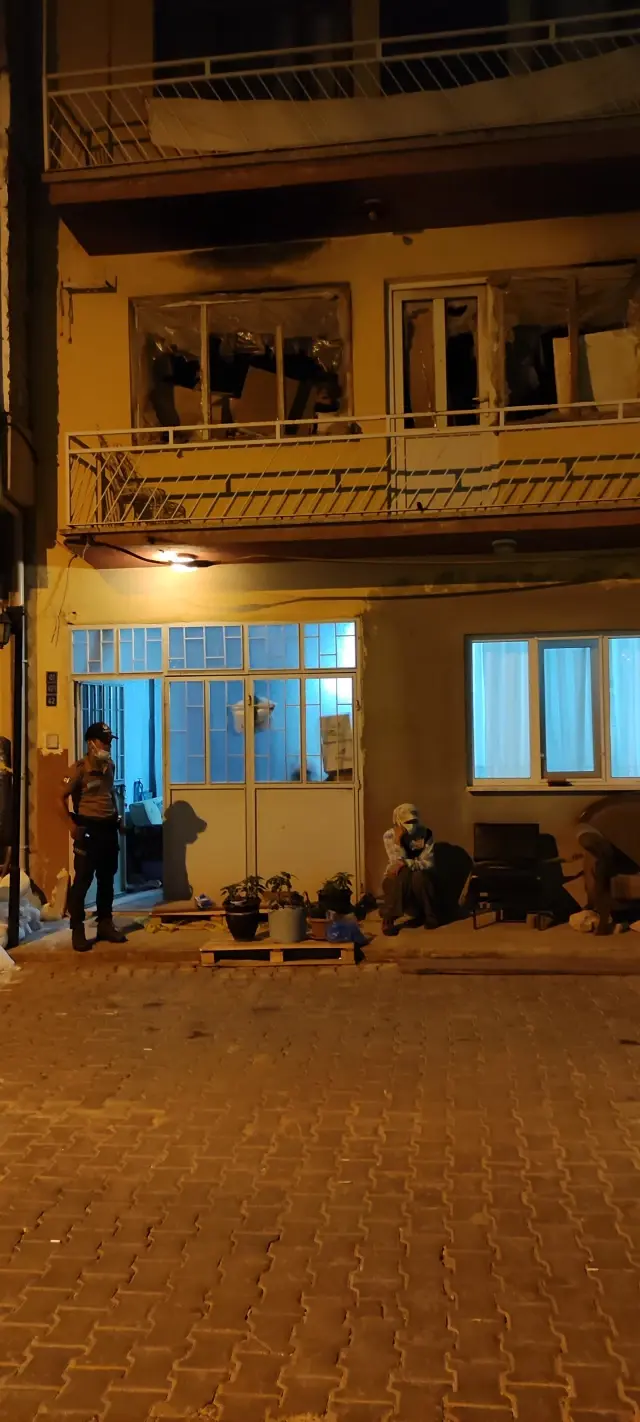 Psikolojik tedavi gördüğü ileri sürülen kişi, annesini bıçakla öldürdü