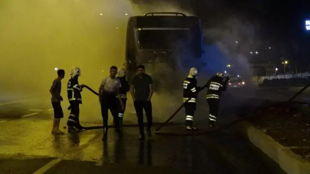 Diyarbakır'da faciadan dönüldü: Yolcu otobüsü seyir halindeyken cayır cayır yandı