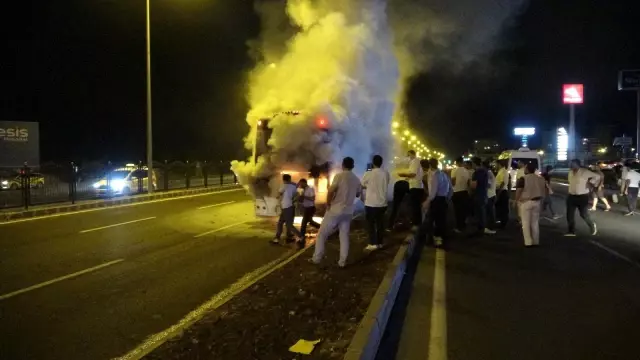 Diyarbakır'da faciadan dönüldü: Yolcu otobüsü seyir halindeyken cayır cayır yandı