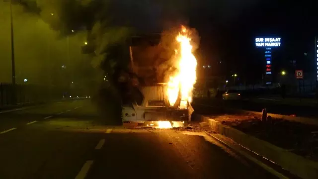 Diyarbakır'da faciadan dönüldü: Yolcu otobüsü seyir halindeyken cayır cayır yandı
