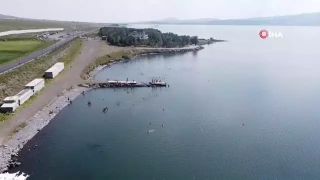 Doğu Ekspresi ile geldiler, buz gibi gölde serinlediler