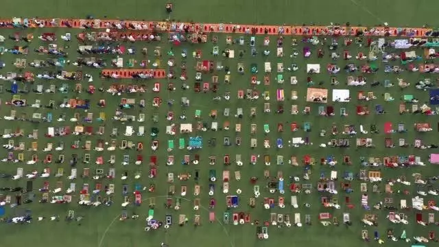 (DRONE) ABD'de yaşayan Müslümanlar Kurban Bayramı namazı için camilere akın etti