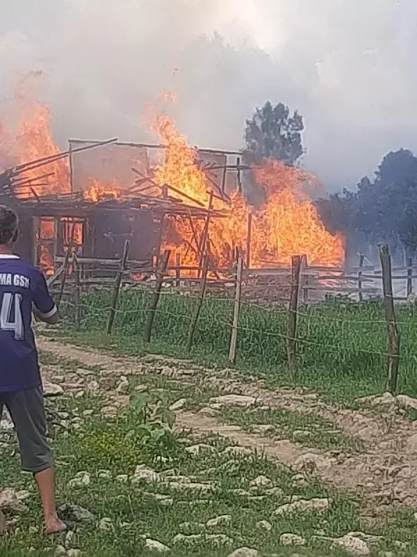 DÜZCE'DE AHIR ALEV ALEV YANDI DÜZCE'DE AHIR ALEV ALEV YANDI
