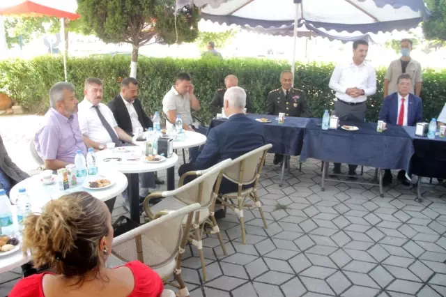 Edremit'te resmi bayramlaşma yapıldı