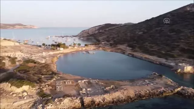 Ege ile Akdeniz'in buluştuğu Datça, bayramda nüfusunun dört katı turist ağırlıyor Ege ile Akdeniz'in buluştuğu Datça, bayramda nüfusunun dört katı turist ağırlıyor