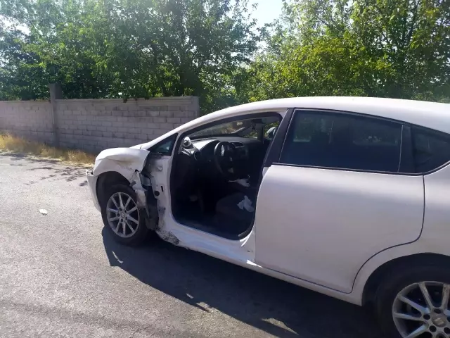 Elazığ'da iki otomobil çarpıştı: 6 yaralı