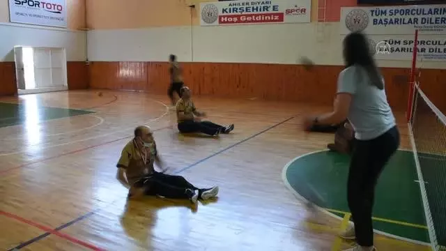 Engelli gazilerinde yer aldığı oturarak voleybol takımı 4 ayda 'süper' başarı gösterdi